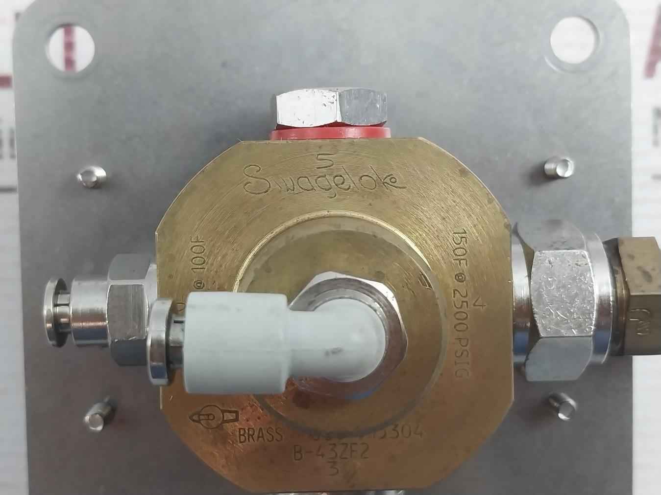Swagelok B-43Zf2 Ball Valve 150F At 2500 Psig