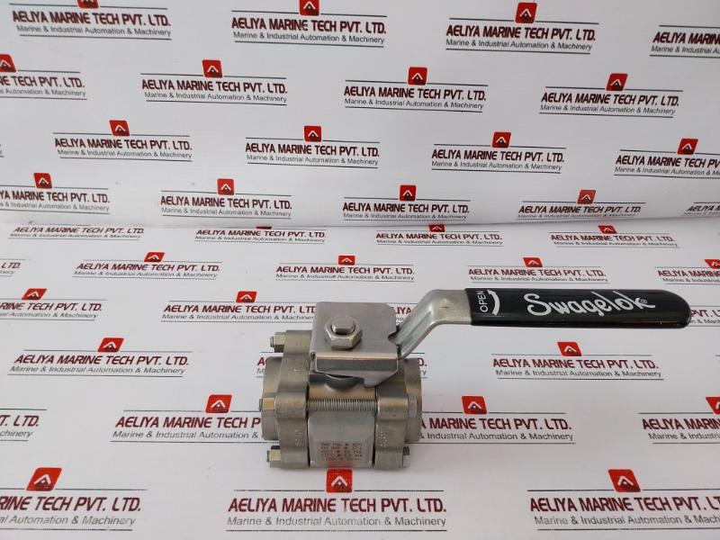 Swagelok Cf3M Ss-67Tsw20P Ball Valve 1.25 Inch