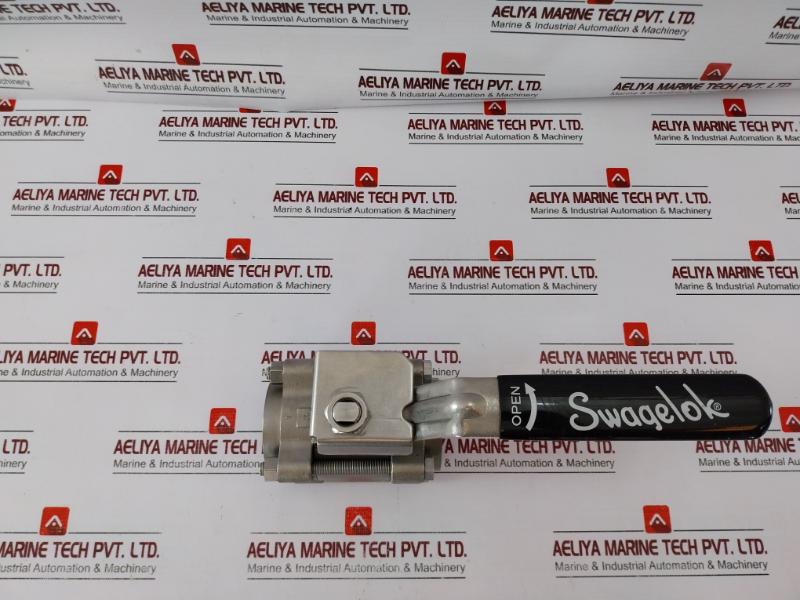 Swagelok Cf3M Ss-67Tsw20P Ball Valve 1.25 Inch