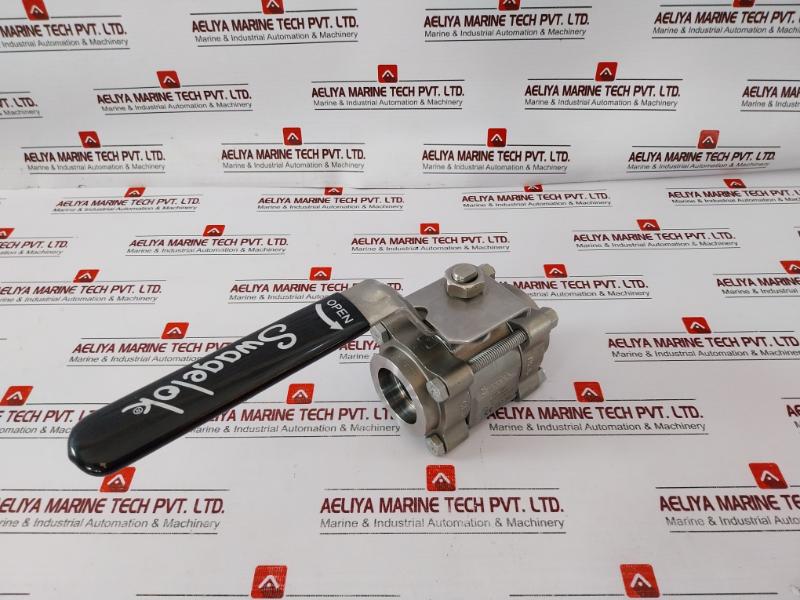 Swagelok Cf3M Ss-67Tsw20P Ball Valve 1.25 Inch