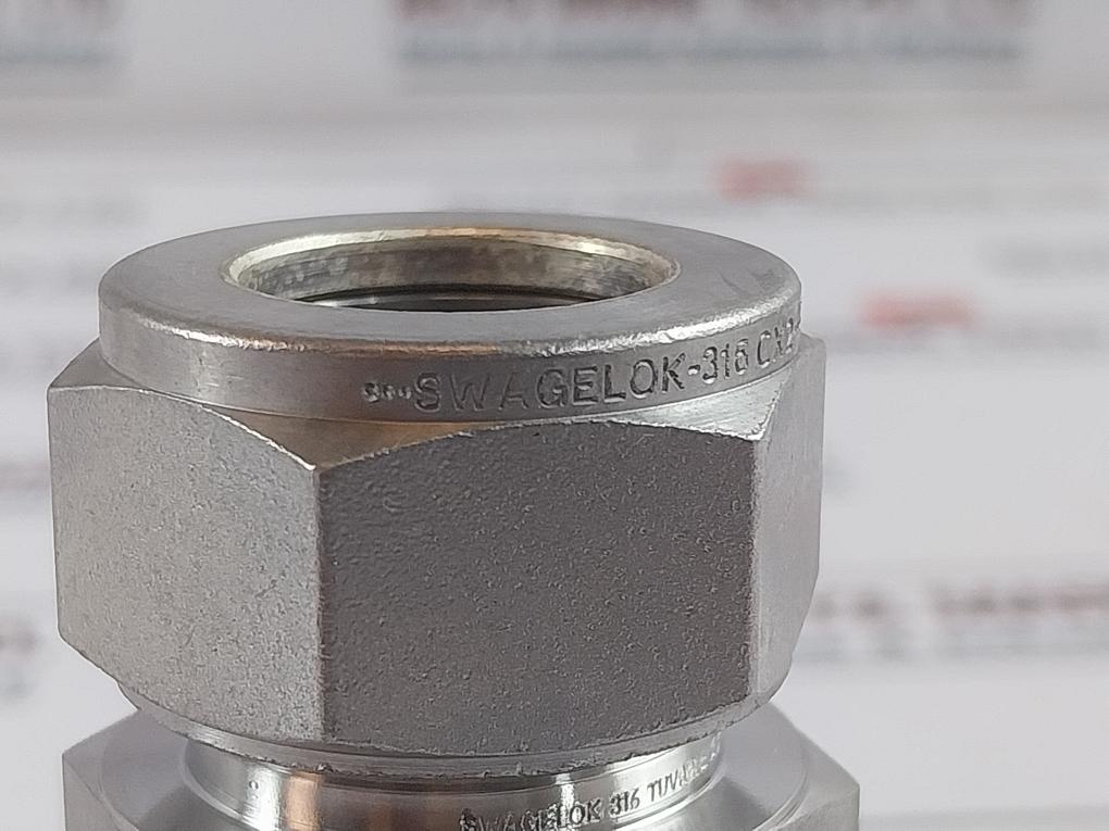 Swagelok SS-18MO-R-28M Reducer Tube Fitting 316 TUVA278/13 BC2