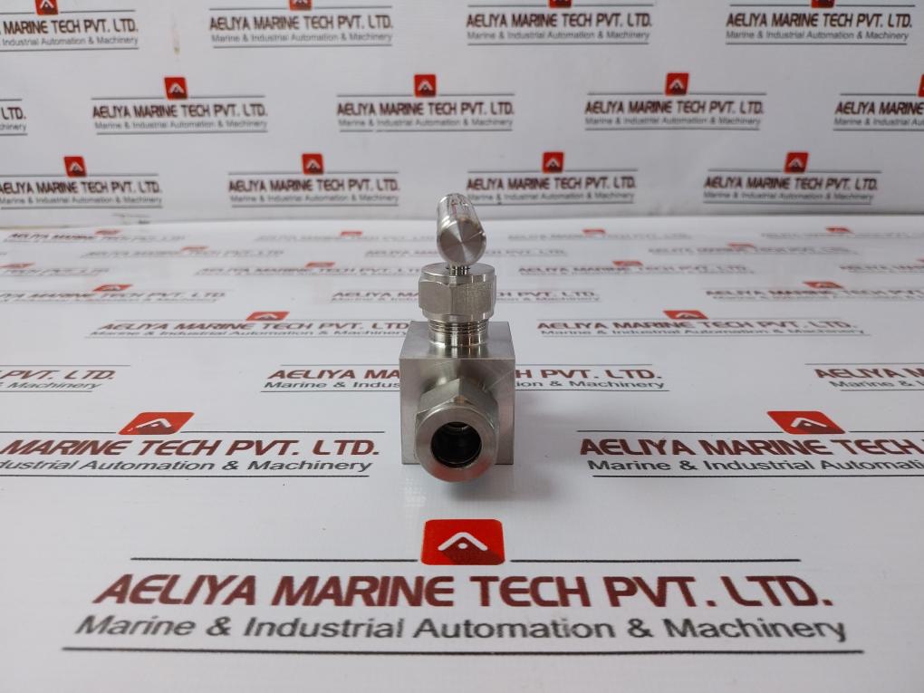 Swagelok SS-26VS8 0.5 Tube Needle Valve 6K psi