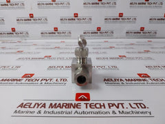 Swagelok SS-26VS8 0.5 Tube Needle Valve 6K psi