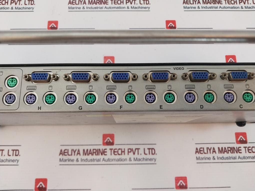 Switchview 10085 8-Port KVM Switch 520-182-009 100-240V~ 1A 50/60Hz