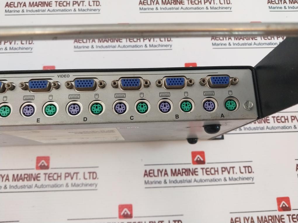 Switchview 10085 8-Port KVM Switch 520-182-009 100-240V~ 1A 50/60Hz