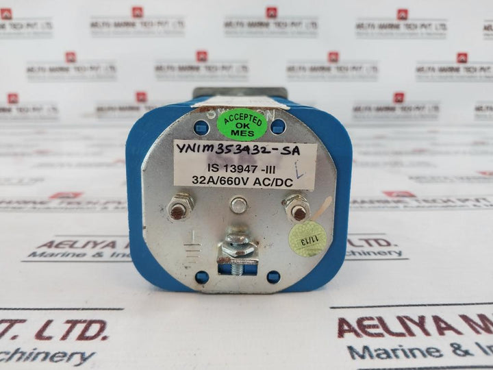Switron Ynim353432-sa Control Switch 32A/660V Ac/Dc