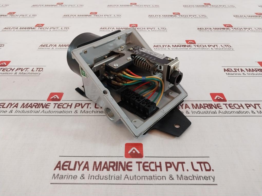 Switzer Gm 201 02 C2K 22 Z Pressure Switch 5A 250V Ac 4 Bar