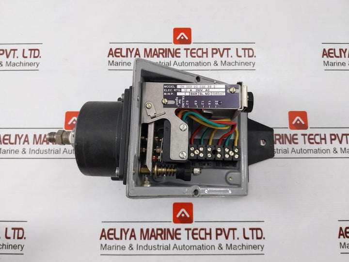 Switzer Gm 203 02 C2K 33 Z Pressure Switch 15A 250V Ac M.W.P: 4 Bar