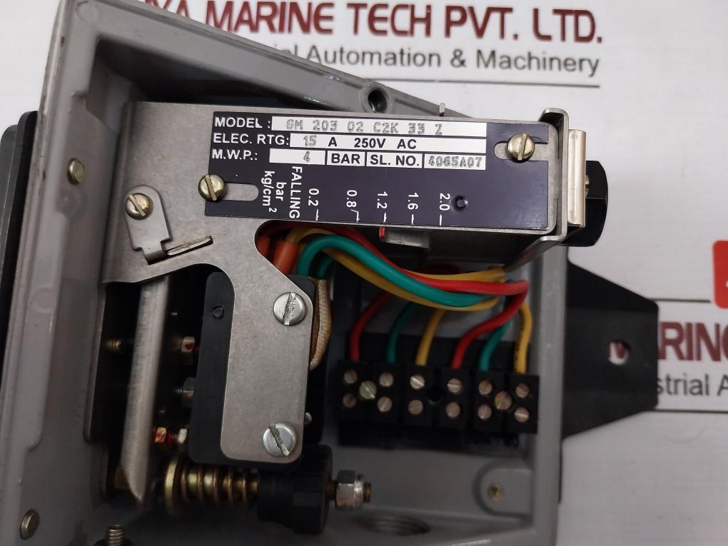 Switzer Gm 203 02 C2K 33 Z Pressure Switch 15A 250V Ac M.W.P: 4 Bar