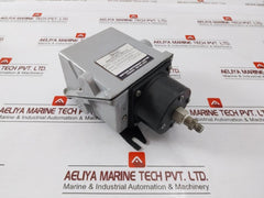 Switzer Gm 203 02 C2K 33 Z Pressure Switch 15A 250V Ac M.W.P: 4 Bar