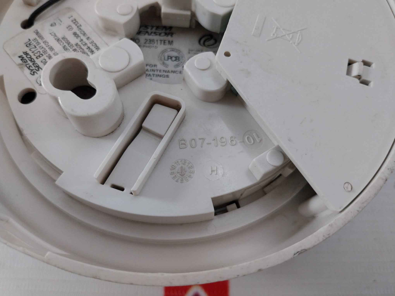 System Sensor 2351Tem Optical Smoke Detector N04-875-300 03