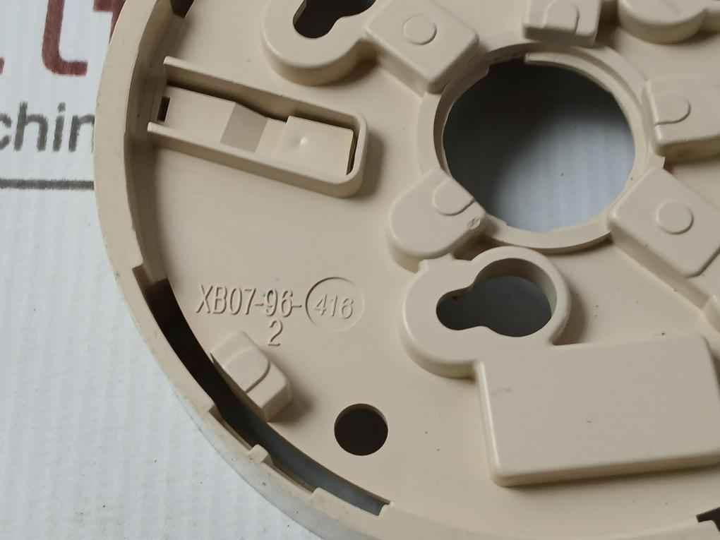 System Sensor Xb07-96-416 Plug-in Detector Base
