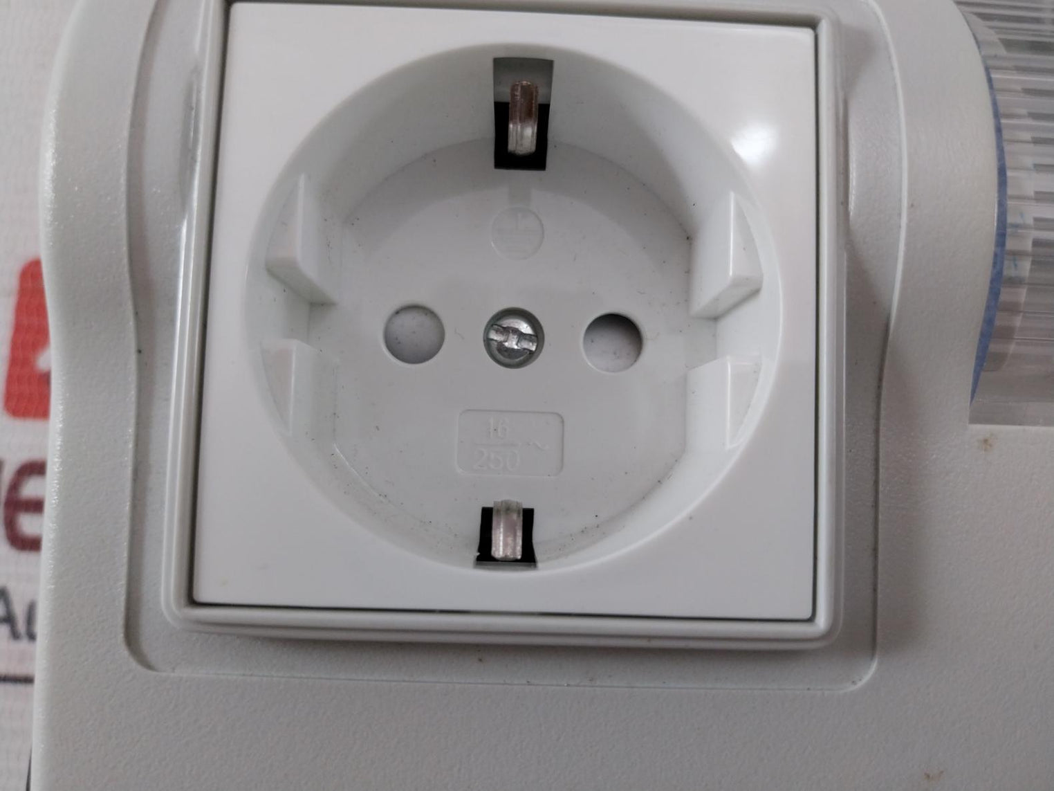 Sz 4155.110 Universal Light With Integral Motion Detector 18W 110-240V