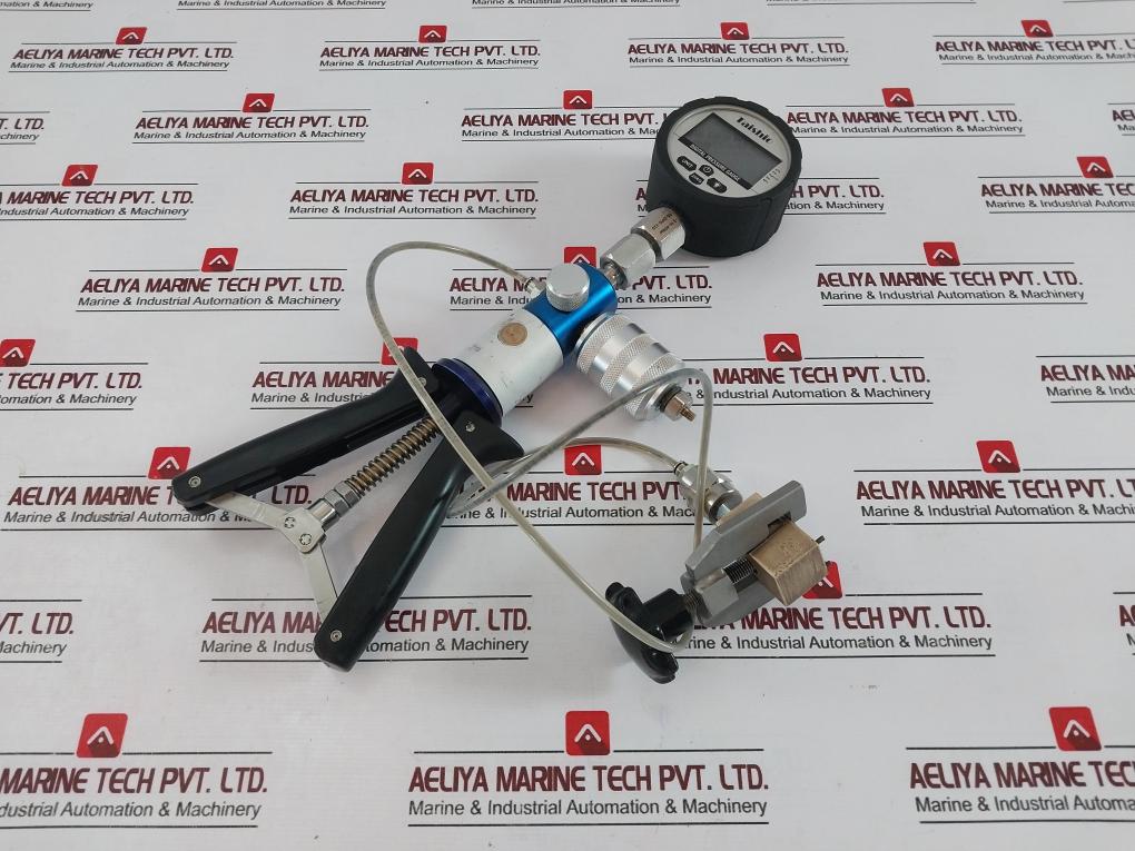 Taishio Ts-dpg-110 Pressure Calibrator Set Ip65, Various Fittings