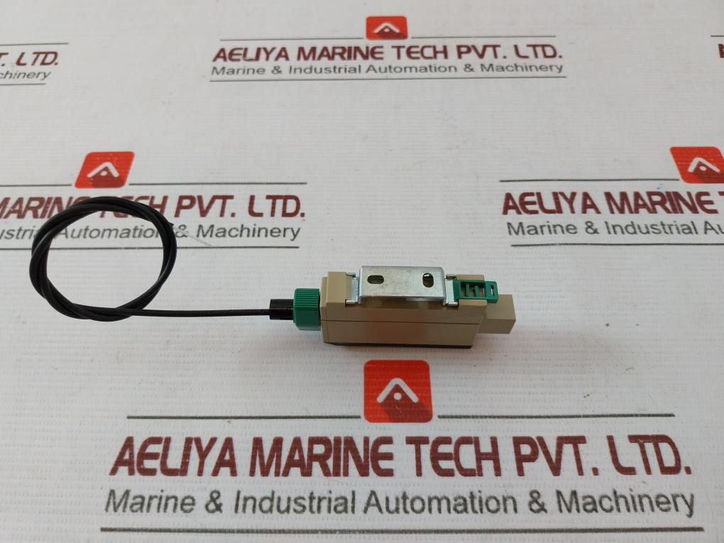 Takenaka F1Rh-j Plc Module Rack 12-24Vdc Seeka