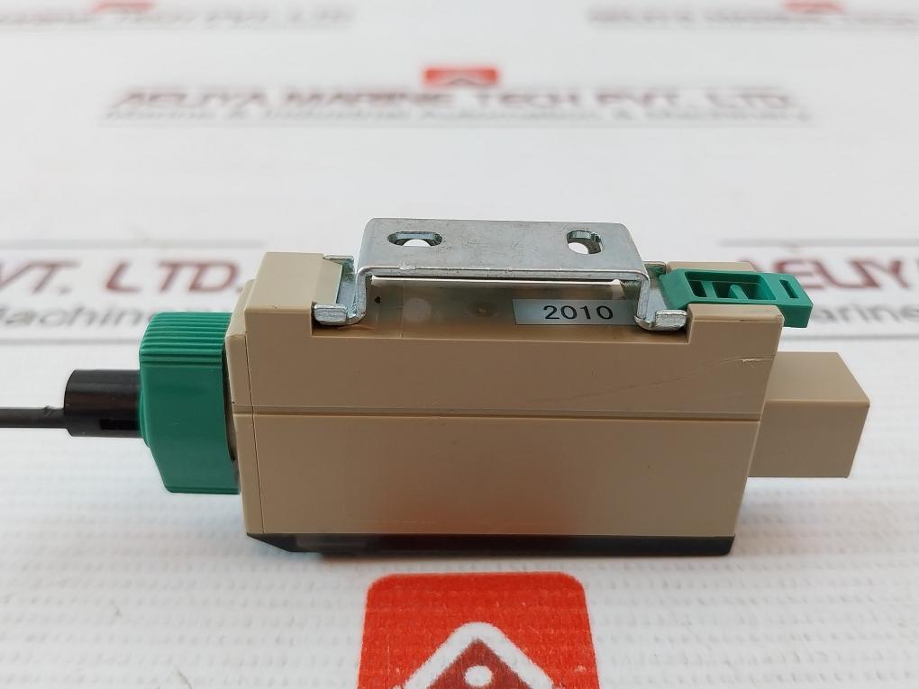 Takenaka F1Rh-j Plc Module Rack 12-24Vdc Seeka