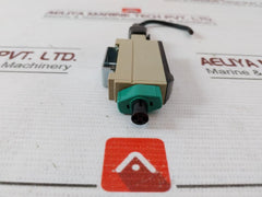 Takex F1Rh-j Photoelectric Sensing Fiber Amplifier 12 To 24Vdc