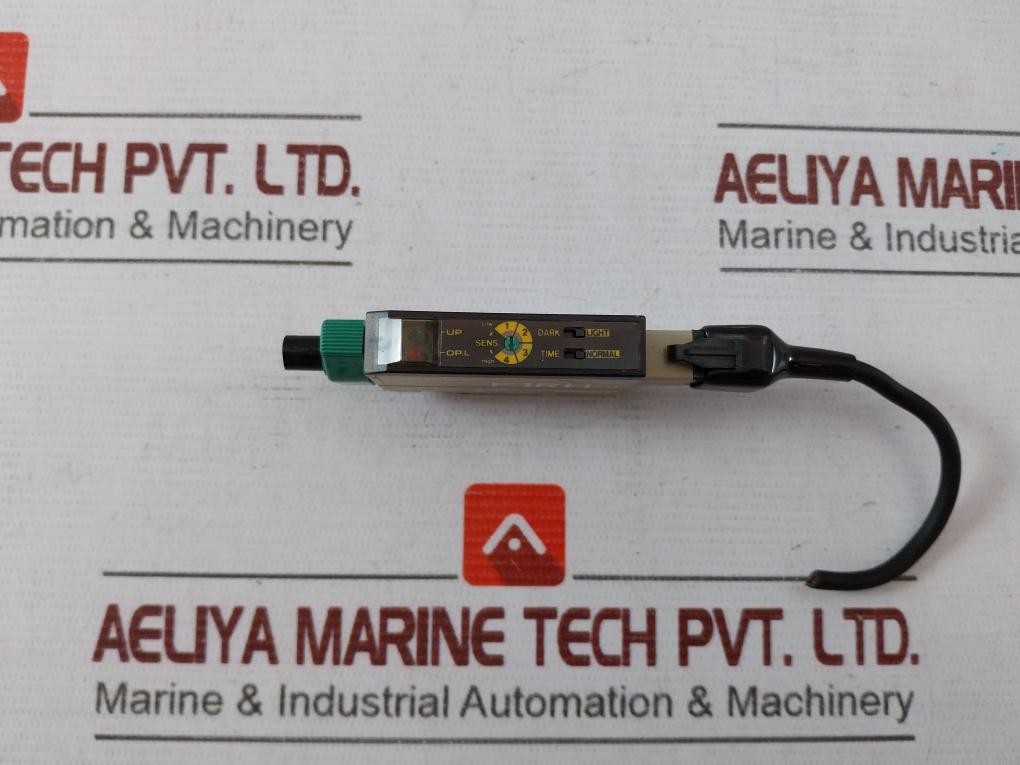 Takex F1Rh-j Photoelectric Sensing Fiber Amplifier 12 To 24Vdc