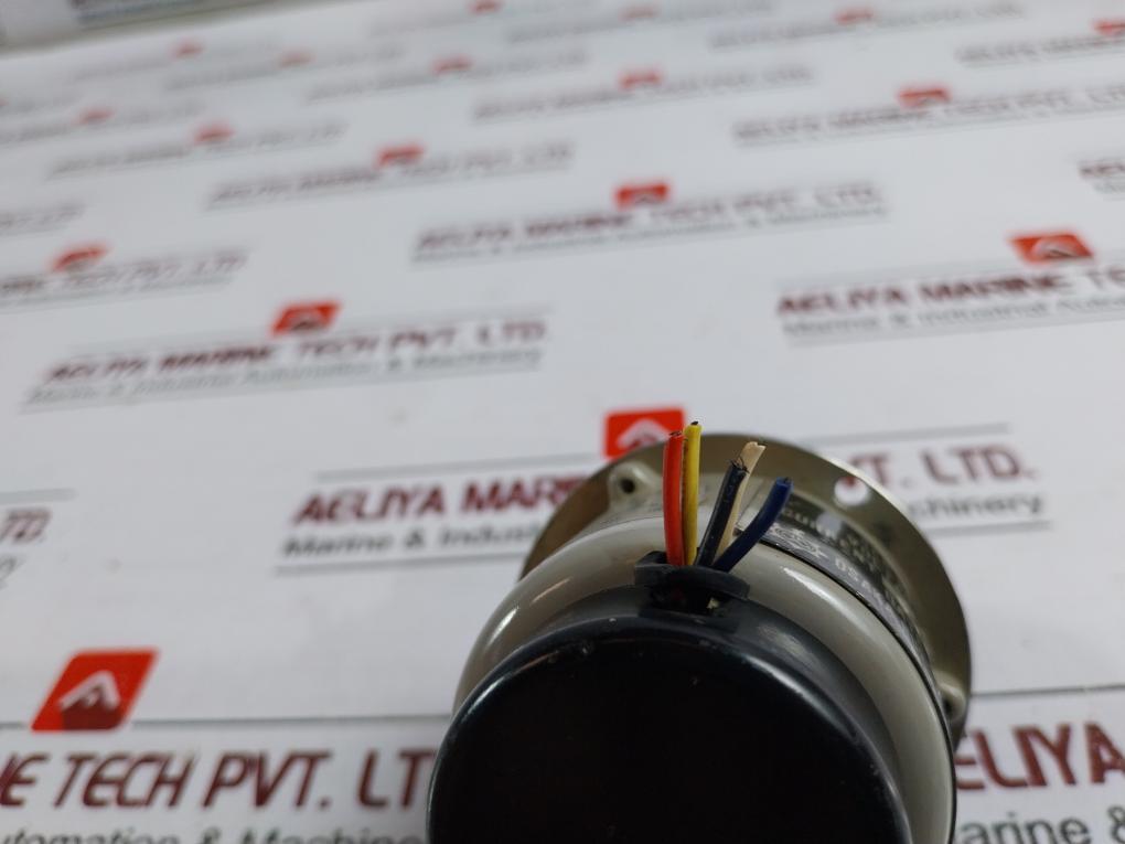 Tamagawa Seiki TS4E11 Synchro Motor TX.TR 100/110V 50/60HZ AC 100V 0.2A