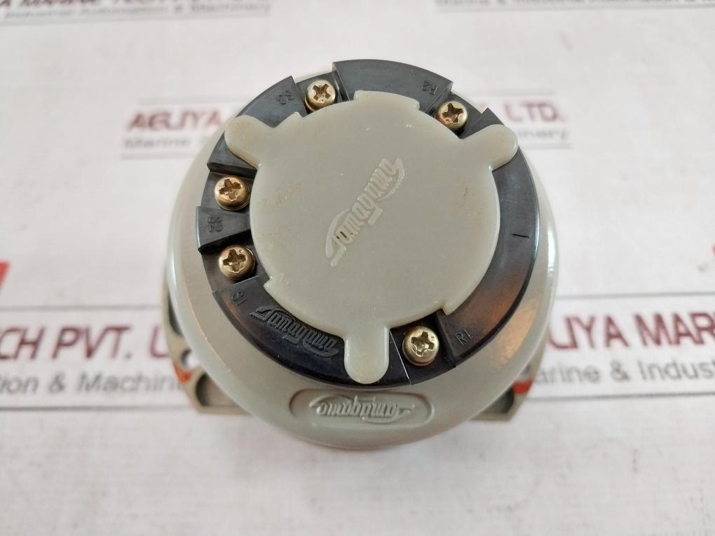 Tamagawa Ts 5N2E18 Synchro Tx-tr Motor 100/110V 50/60Hz N4901