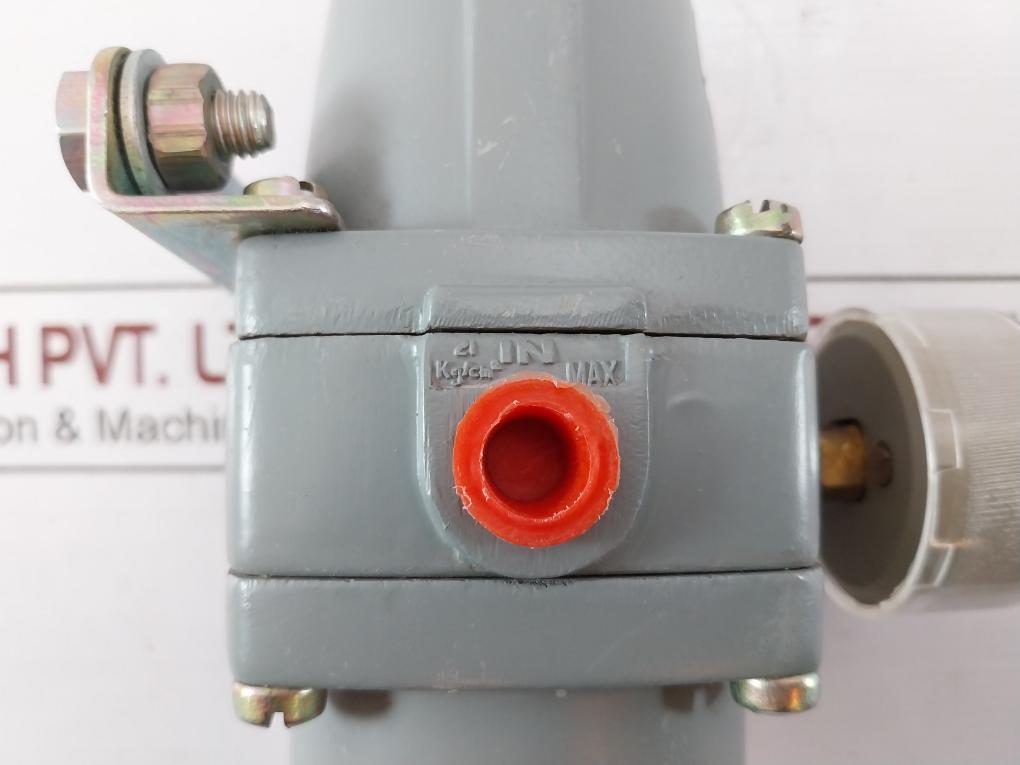 Taylor 95963-25 Pneumatic Pressure Gauge 0.35-2.11 Kg/Cm2, 0-2.11 Kg/Cm2