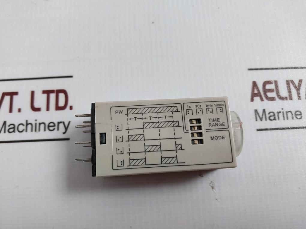 Omron H3yn-2 Time Delay Relay Iec60664-1 Ac250v Dc30v 50/60hz