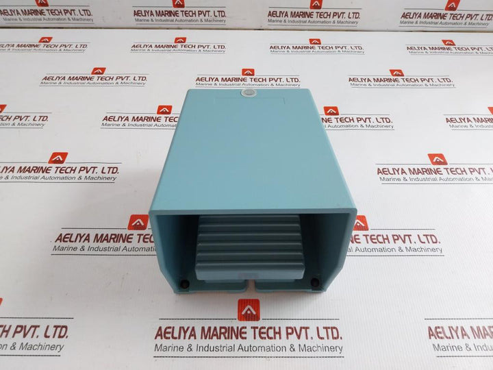 Telemecanique-Single-Foot-Switch-With-Cover-Xpem511-Ip66-2