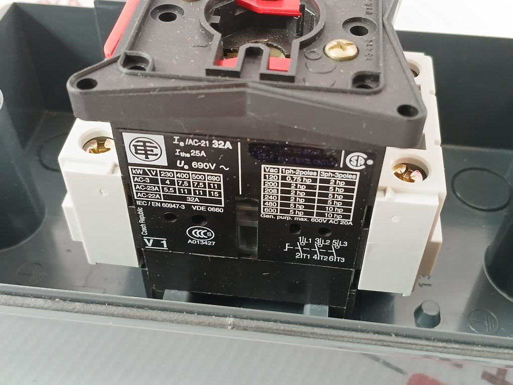 Telemecanique-Vario-Emergency-Stop-Main-Switch-690v-25a-New-11
