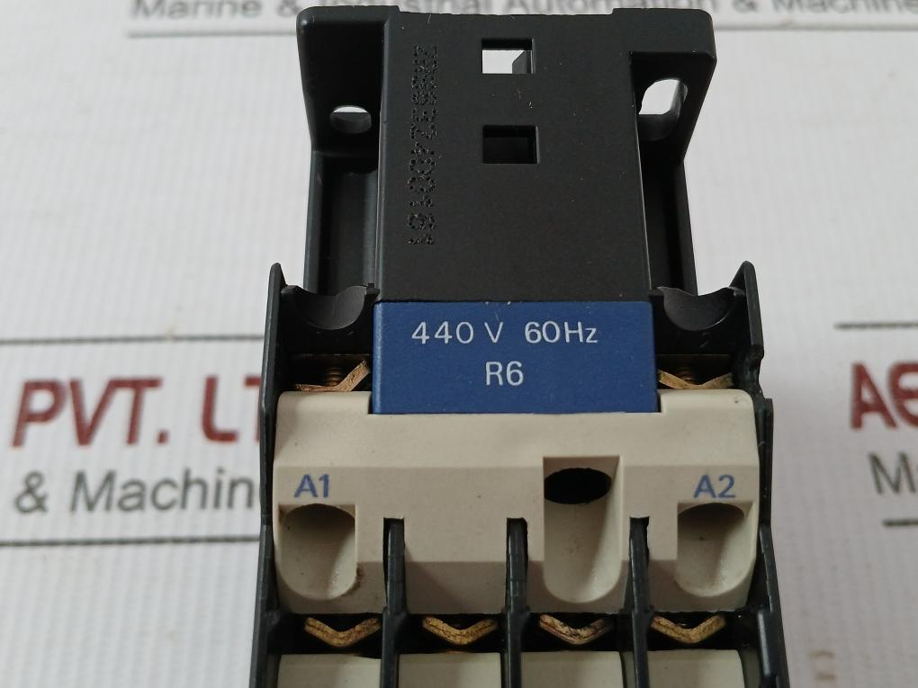 Telemecanique 440V 60Hz Control Relay Ca2 Dn 22