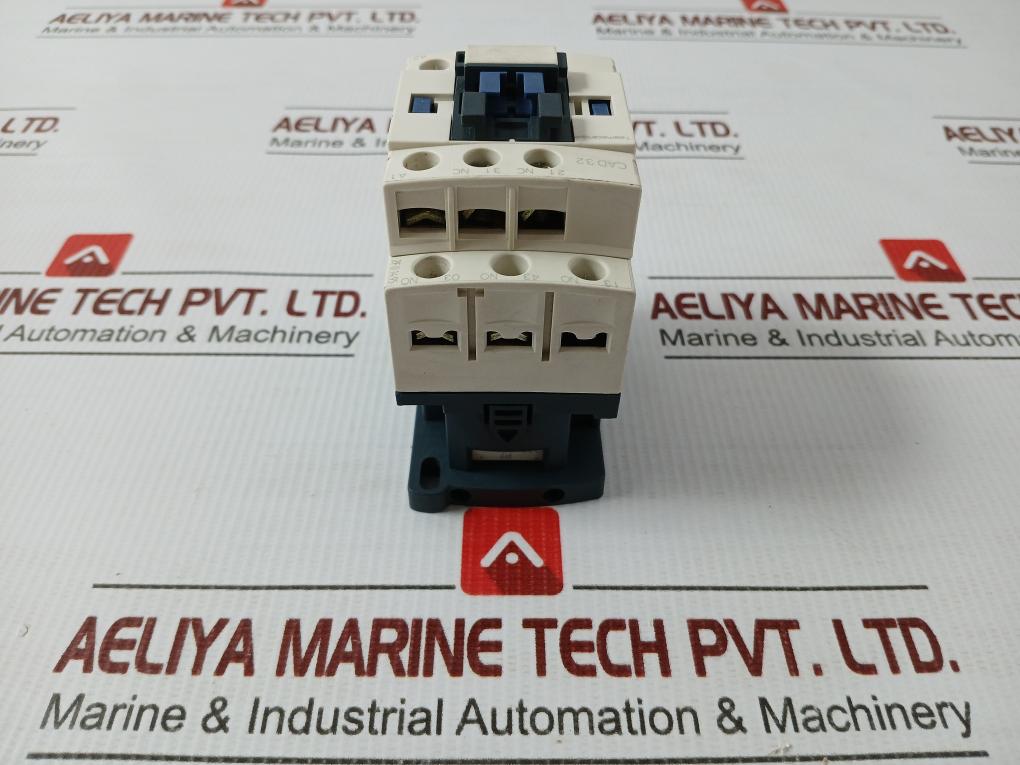 Telemecanique 690V/10A Control Relay Cad32