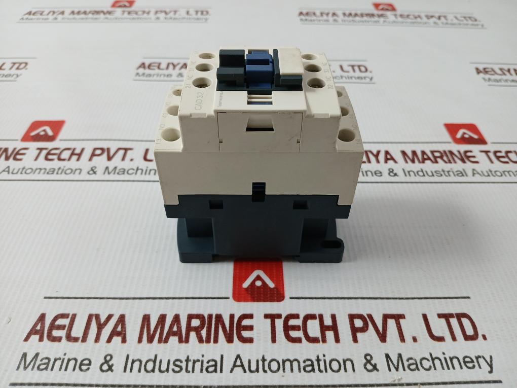 Telemecanique 690V/10A Control Relay Cad32