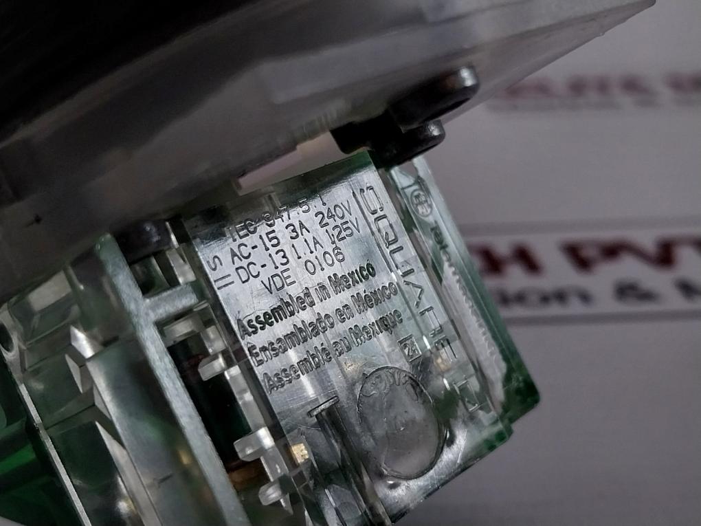 Telemecanique 9001 Ka2 Contact Block With Pushbutton Ser K