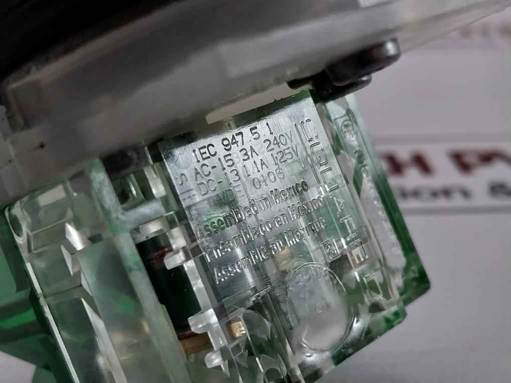 Telemecanique 9001 Ka2 Contact Block With Pushbutton Ser K