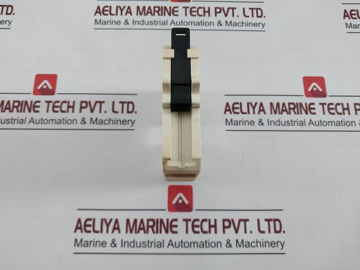 Telemecanique Ab1-vv7032 Terminal Block 750V 900V Dc 265A