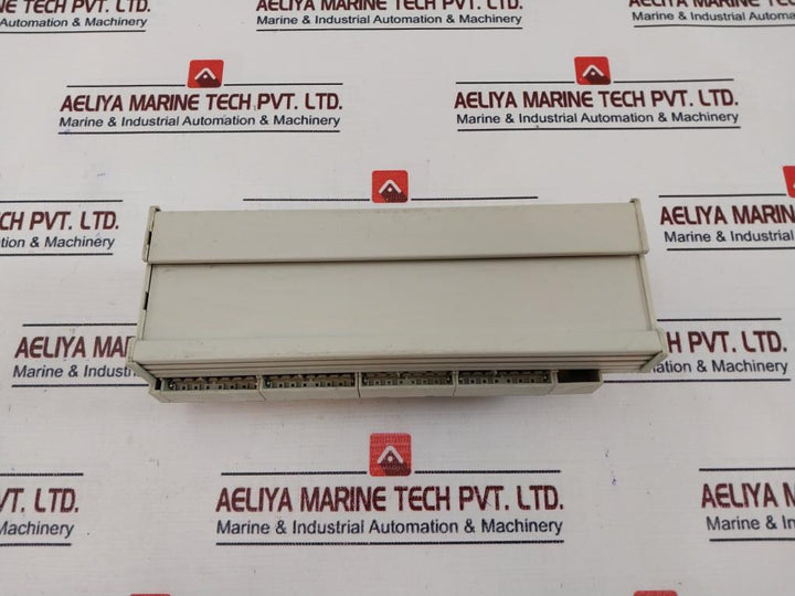 Telemecanique ABE7-R16S210 Electromechanical Output Relay Sub-base