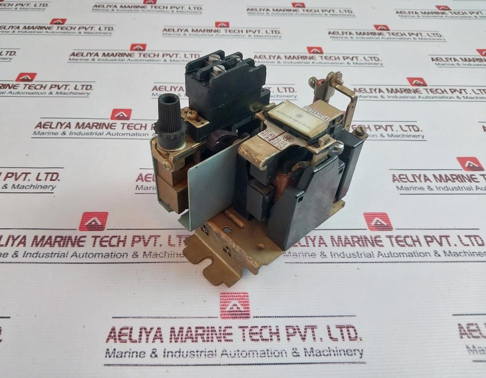 Telemecanique Ca1/At103 Contactor With Zc2-gg1, Zc2-gg5 Auxiliary Contact Block