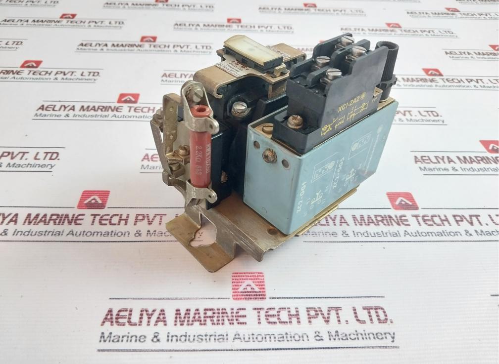 Telemecanique Ca1/At103 Contactor With Zc2-gg1, Zc2-gg5 Auxiliary Contact Block