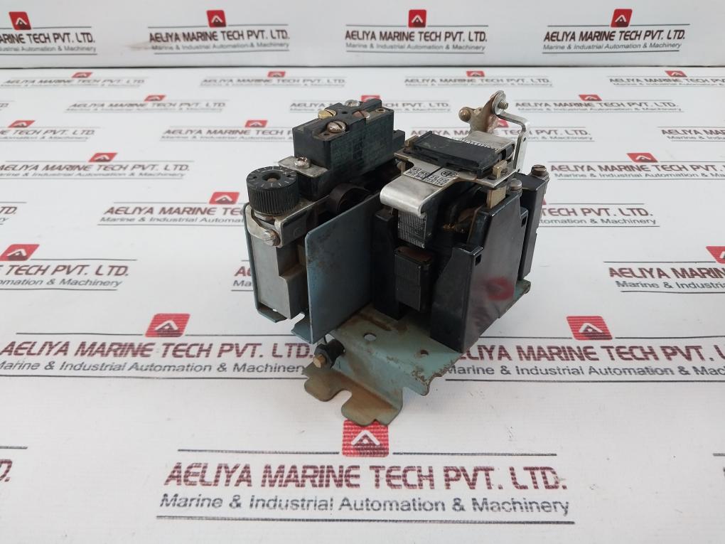 Telemecanique Ca1/At103 Contactor With Zc2/Gg1 Auxiliary Contact Block