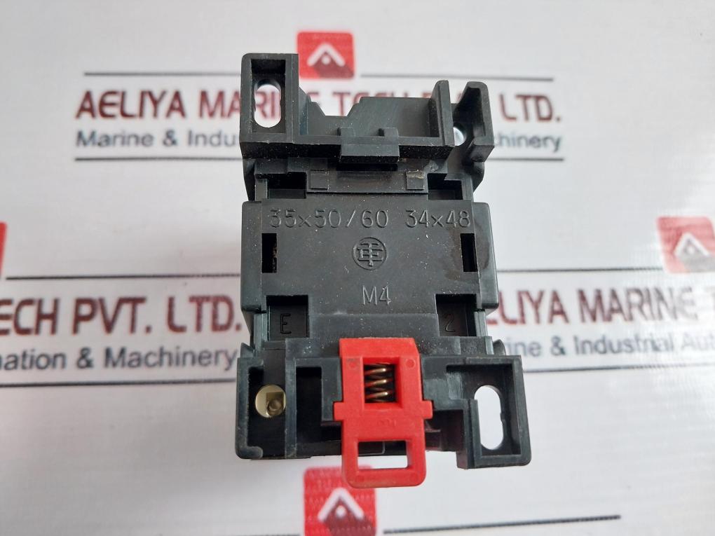 Telemecanique Ca2-dn1319.A65 Contactor