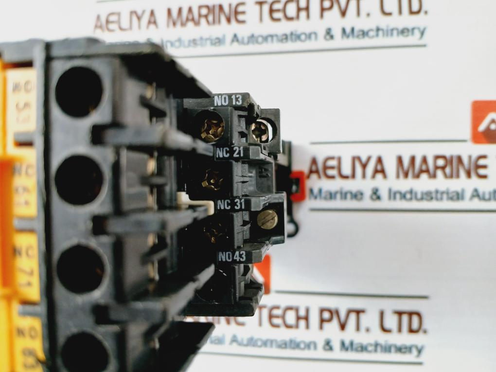 Telemecanique Ca2-dn2229•A 65 Control Relay