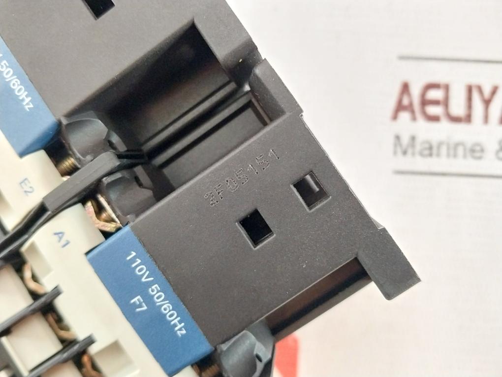 Telemecanique Ca2 Dk 22 Control Relay 110V Ac 50/60Hz Iec/En 60947-5-1 10A