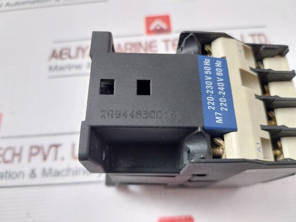 Telemecanique CA2 DN22 Control Relay 220-240V 50/60Hz