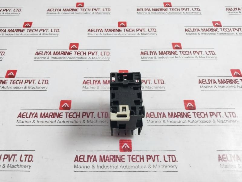Telemecanique Ca2 Dn22 Control Relay Iec 337-1 220-240V 60Hz Jis C4531 8B95492