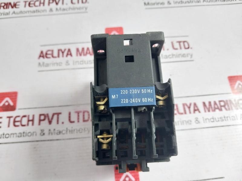 Telemecanique Ca2 Dn22 Control Relay Iec 337-1 220-240V 60Hz Jis C4531 8B95492