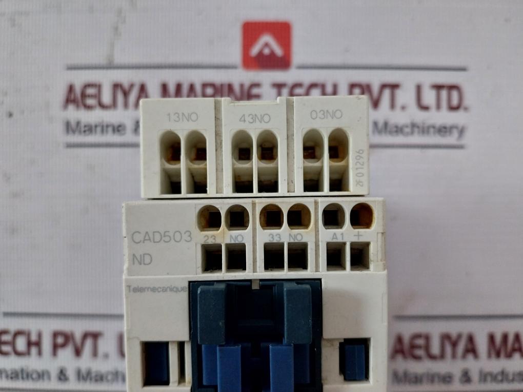 Telemecanique Cad503Nd Contactor Relay 690V Ac 10A 60V Dc