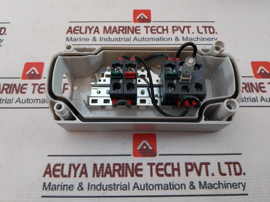 Telemecanique Cm 12 Pg 13,5 Push Button Enclosure Switch