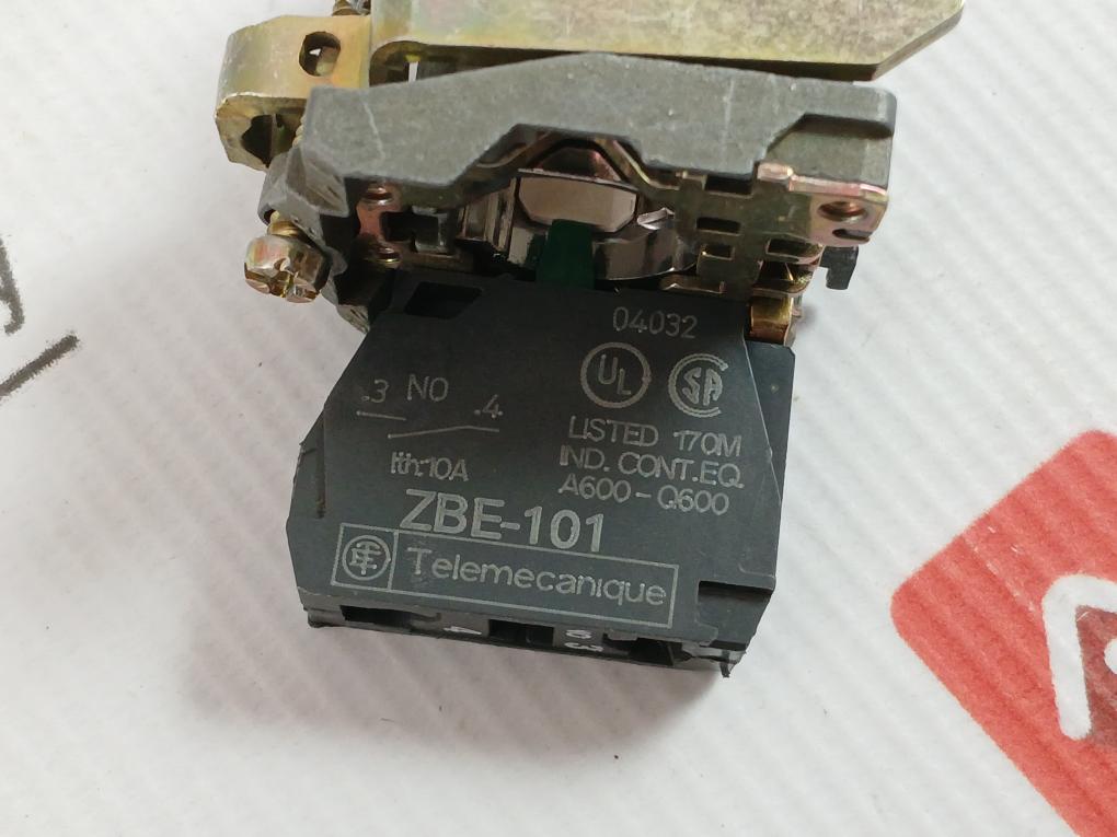 Telemecanique Contact Block Ac15-240V 3A Zbe-101