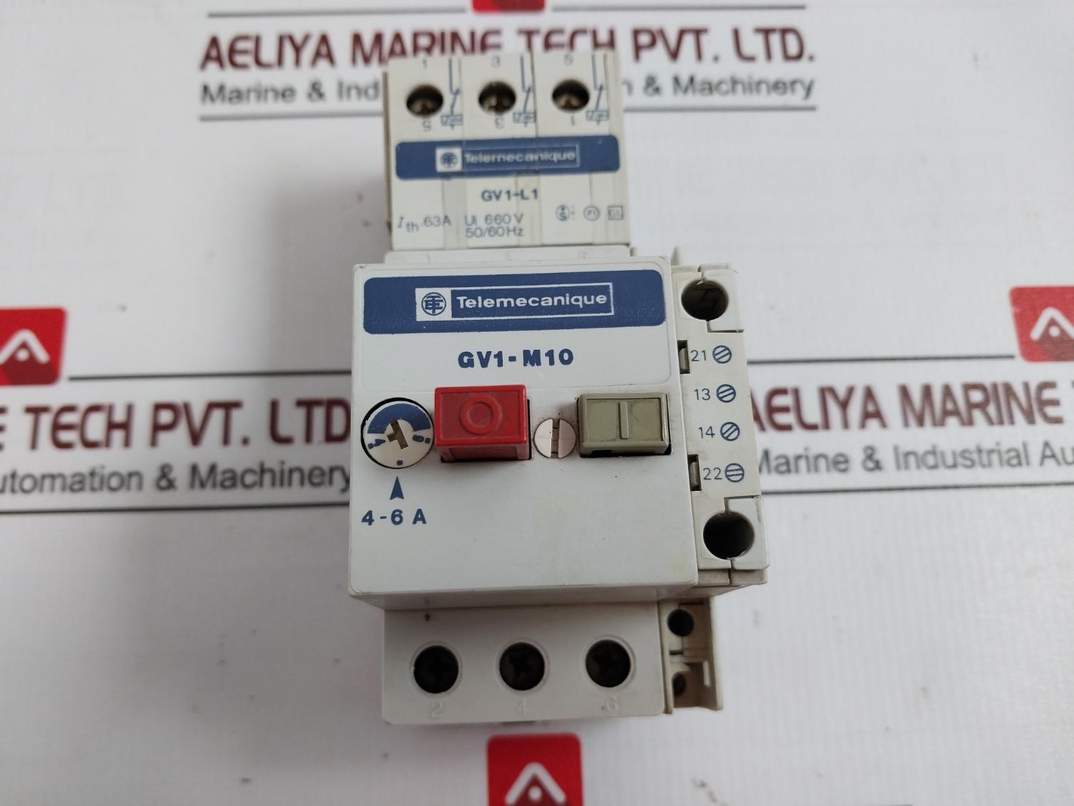 Telemecanique Gv1-l1 Manual Motor Starter W/ Auxiliary Contact Block Gv1-m10
