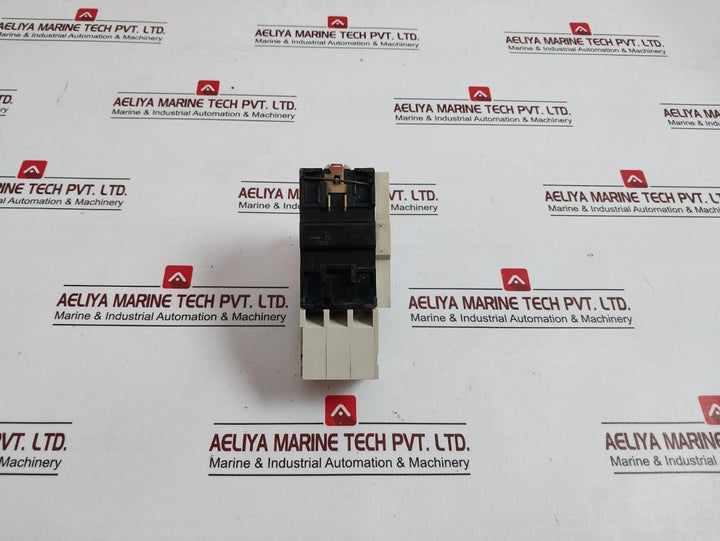 Telemecanique Gv1-l1 Manual Motor Starter W/ Auxiliary Contact Block Gv1-m10