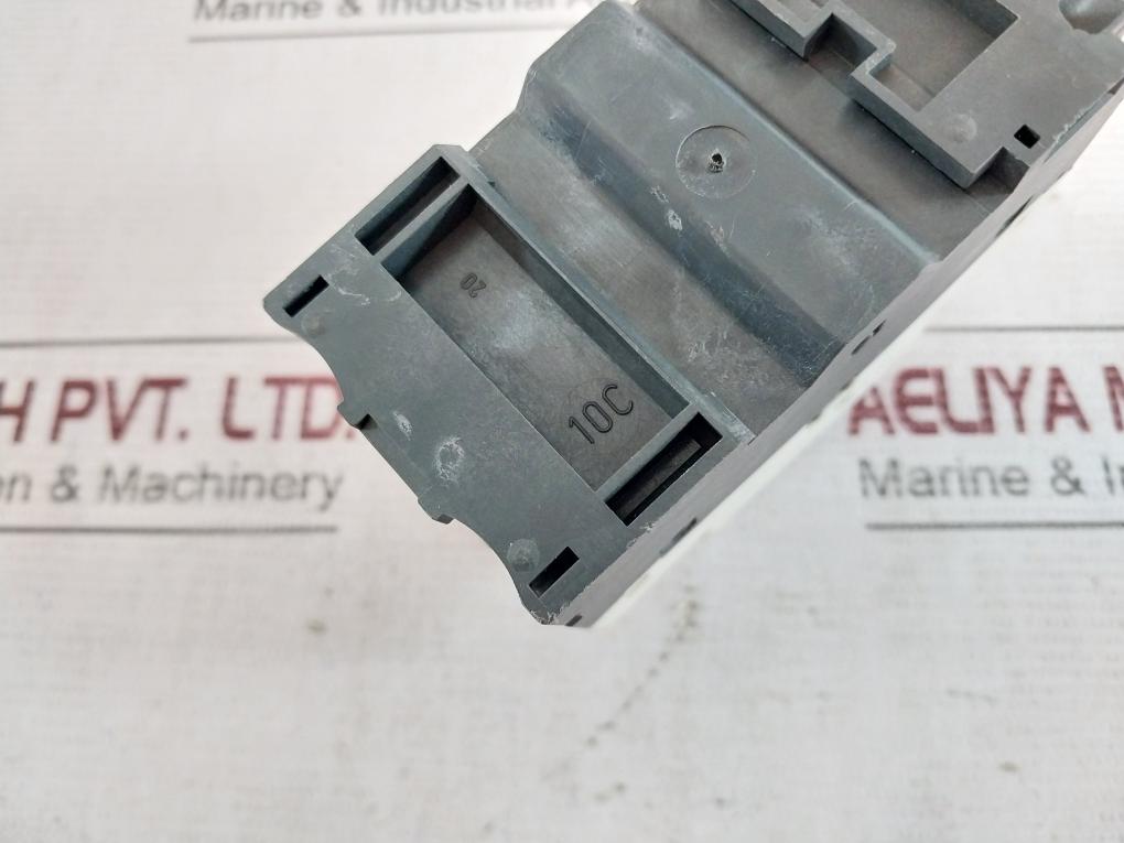 Telemecanique Gv2-rt10 Motor Circuit Breaker 690V 50/60Hz 6Kv 138A 4-6,3A